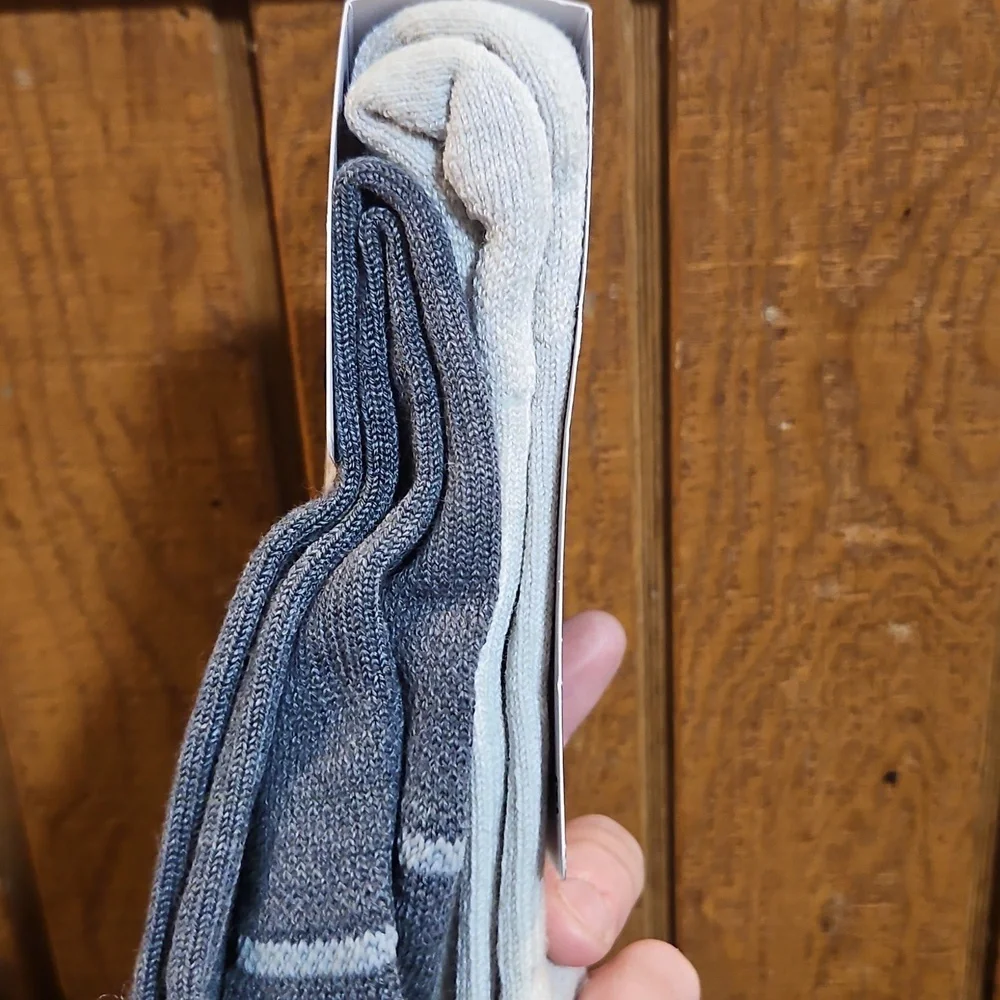 Nike Everyday Wool Cushioned Crew Socks- 2 Pair: GRAY: SIZE M